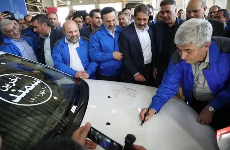 خروج خودروهای سمند و پژو 405 از خط تولید ایران خودرو